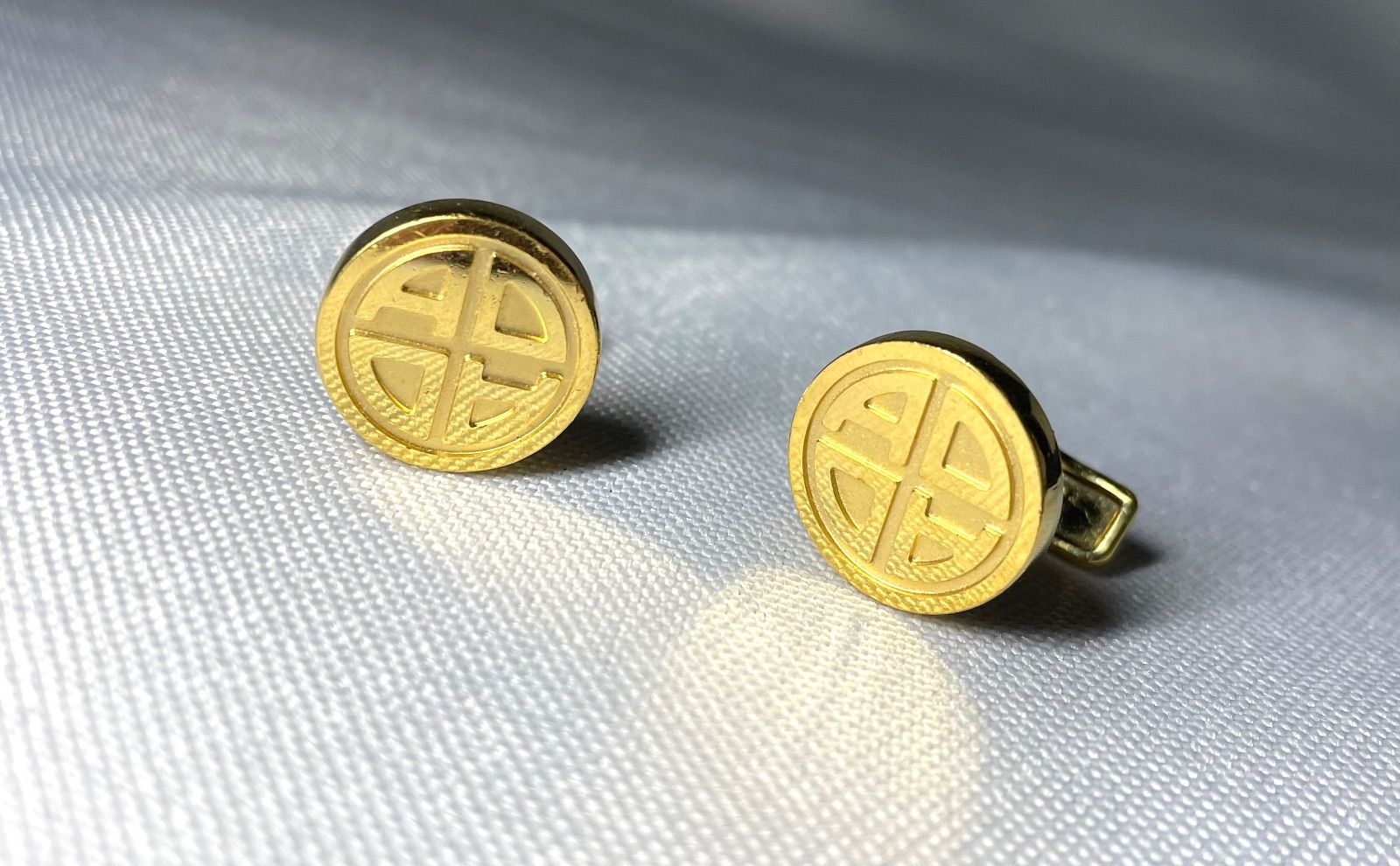 Alfred Dunhill アルフレッドダンヒル ADマルチロゴ オーバルカフス