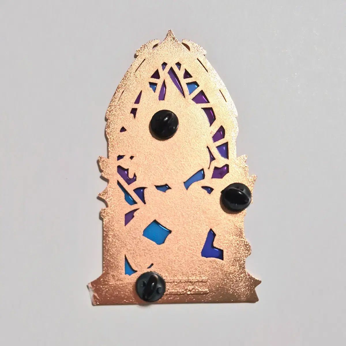 ハズビンホテル アラスター メタルバッジ ピンバッジ