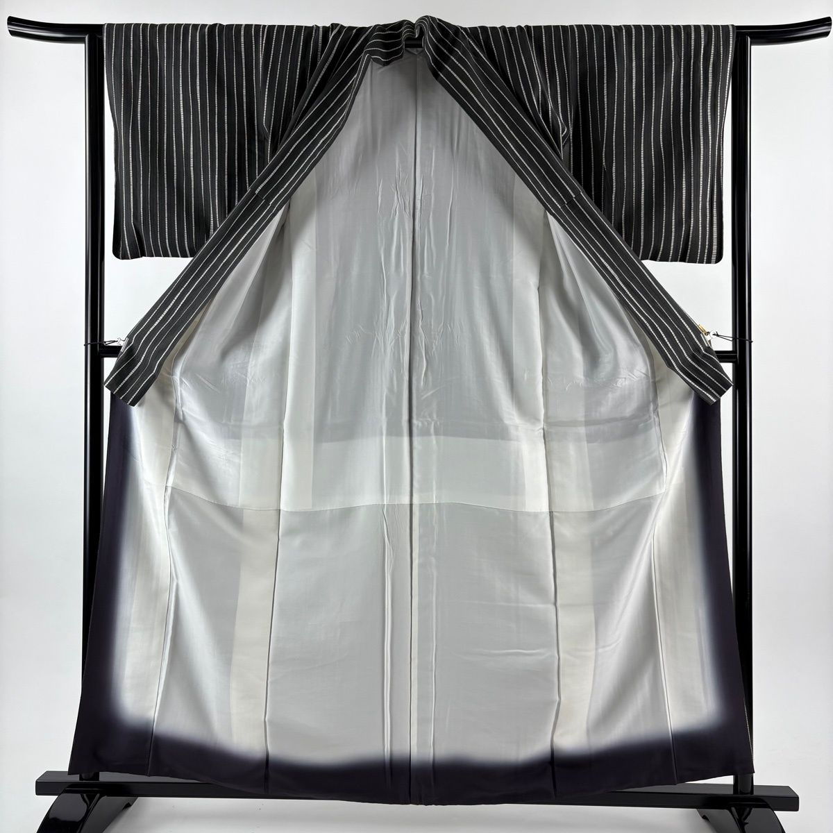 小紋 身丈159.5cm 裄丈63cm S 袷 紬地 縦縞 墨色 正絹 秀品 【中古