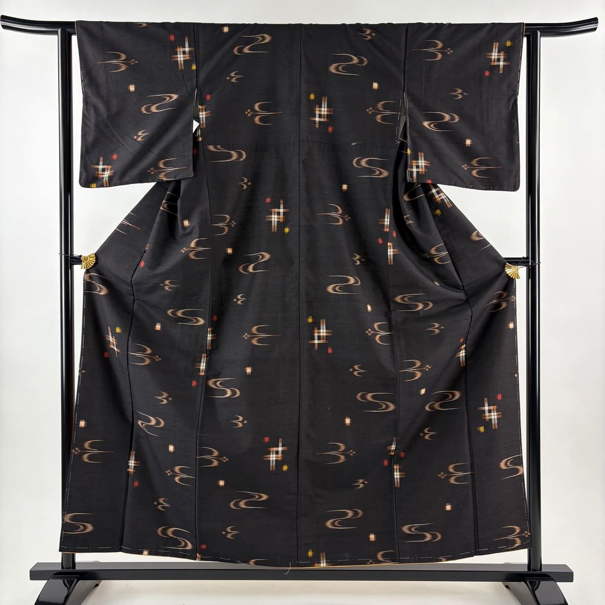 紬 身丈158cm 裄丈62cm S 袷 流水 燕 黒 正絹 秀品 【中古】 - メルカリ