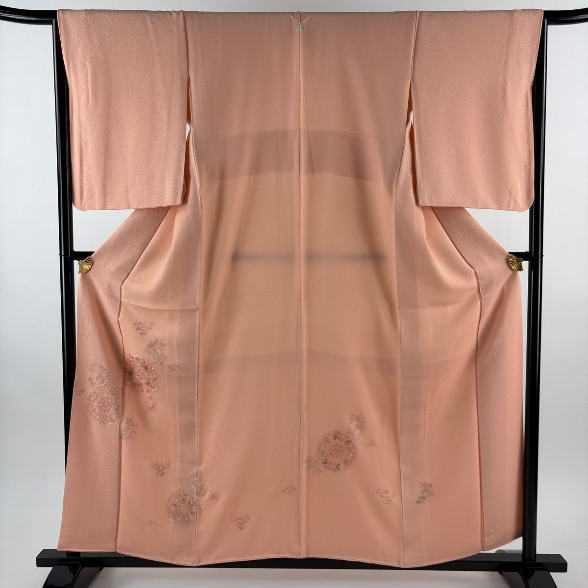 色留袖 身丈157 cm 裄丈65 5 M 袷 鏡裏文 草花 蘇州刺繍 サーモンピンク 正絹 秀品 一つ紋