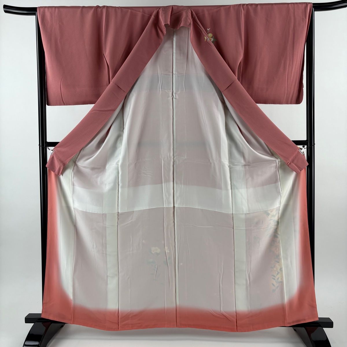 付下げ 身丈162.5cm 裄丈65cm M 袷 落款 草花 ぼかし ピンク 正絹 秀品