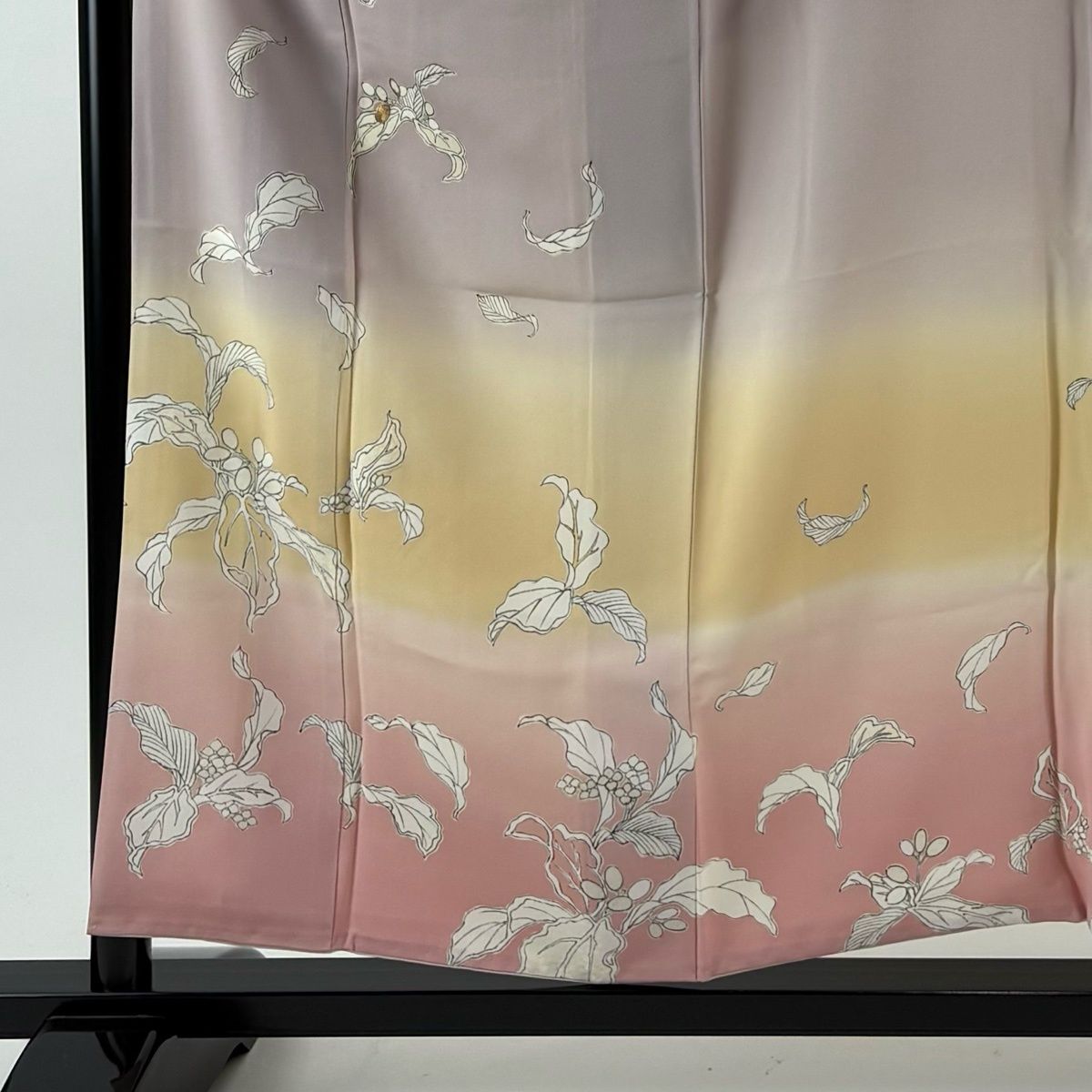 付下げ 身丈155.5cm 裄丈66.5cm M 袷 草花 金糸 染め分け 薄紫 正絹 秀