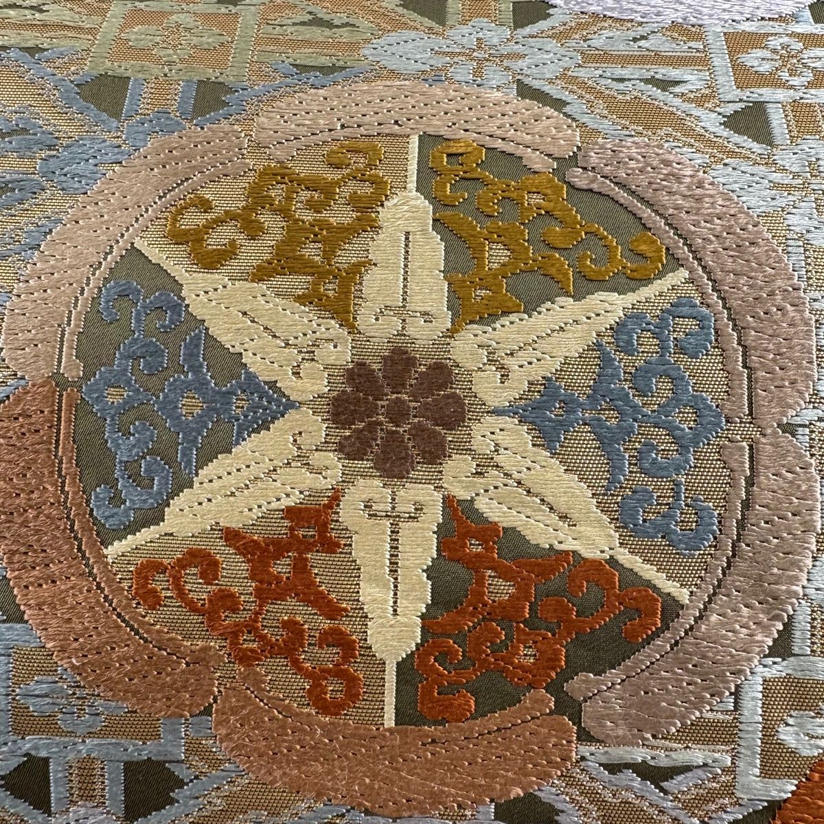 袋帯 秀品 花菱 幾何学模様 箔 茶緑色 六通 正絹 【中古】 - メルカリ