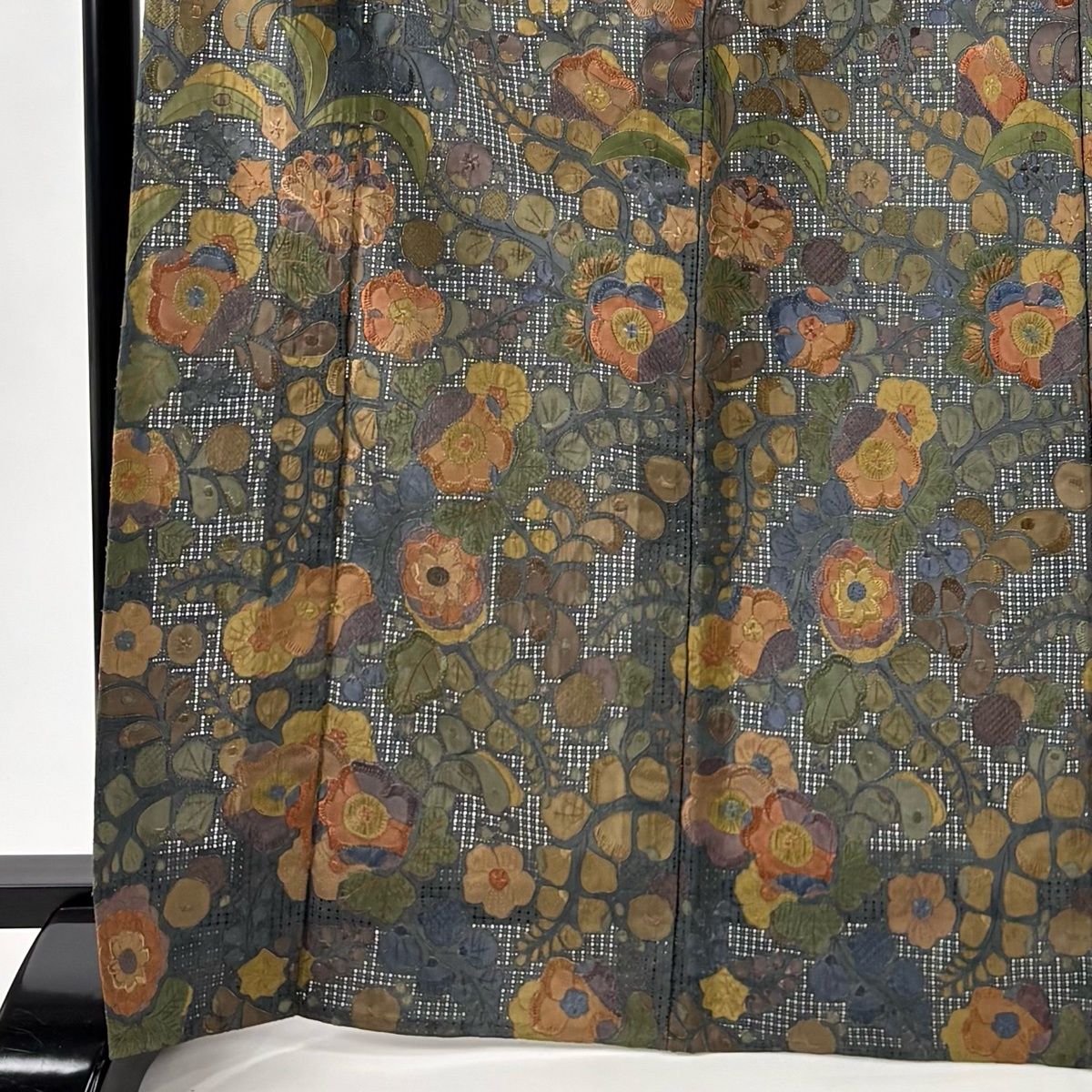 小紋 身丈169.5 cm 裄丈64 M 薄物 大島紬地 バチ衿 証紙 草花 刺繍 青灰色 正絹