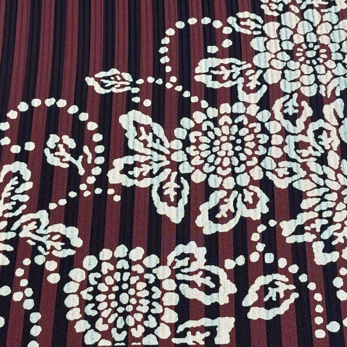 反物 付下げ 縦縞 花唐草 縮緬 紫 正絹