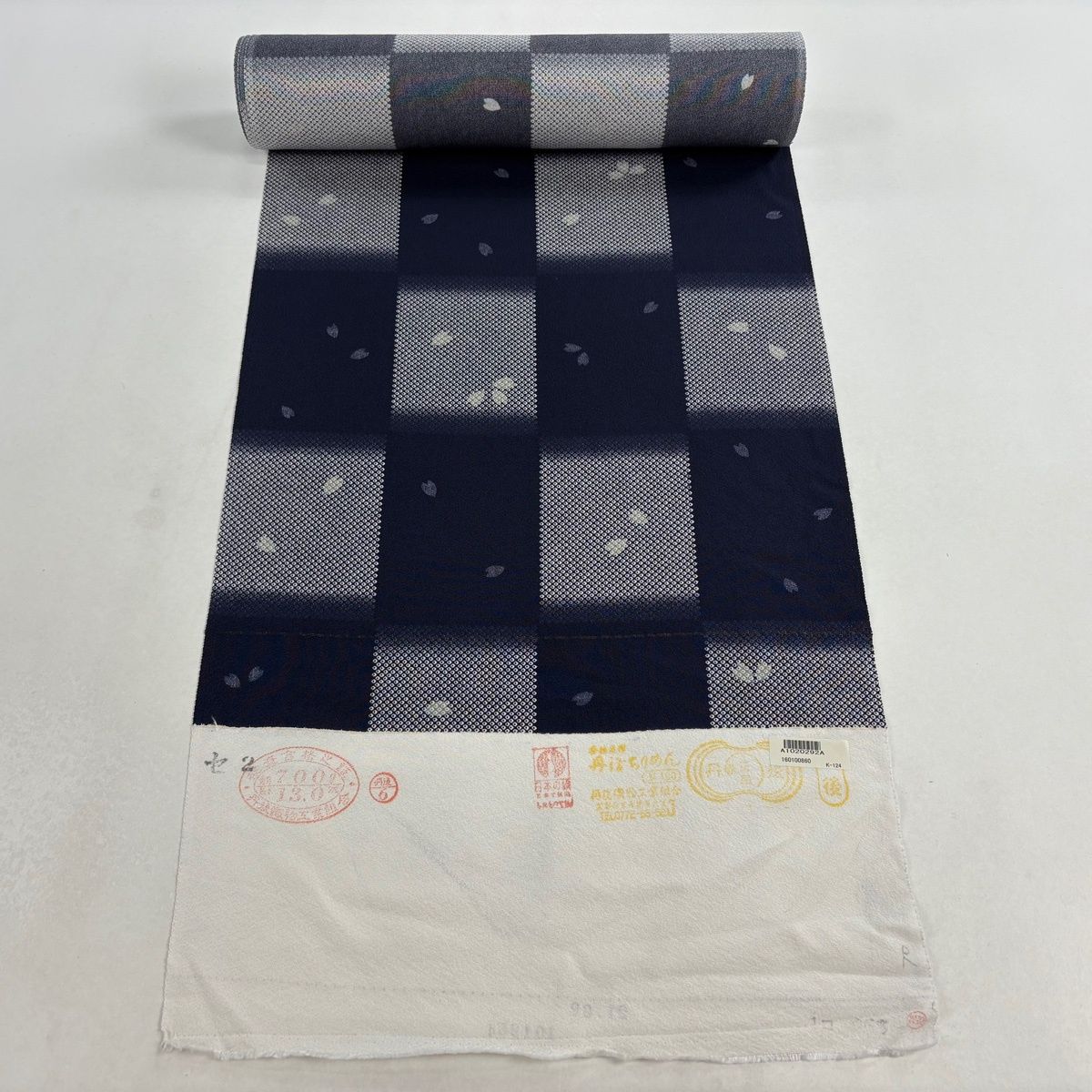 反物 小紋 変わり市松 花びら 濃紺 正絹