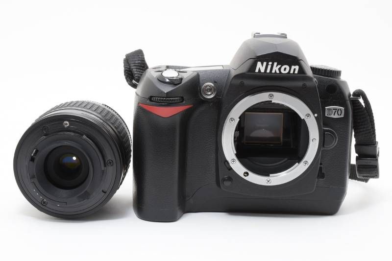 カメラ 【実用品】Nikon ニコン D70 ショット数7369枚と少ない / AF 