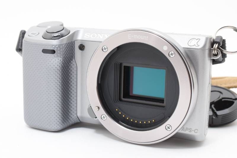 実用光学美品】Sony ソニー NEX-5R ボディ シルバー ショット数6557枚