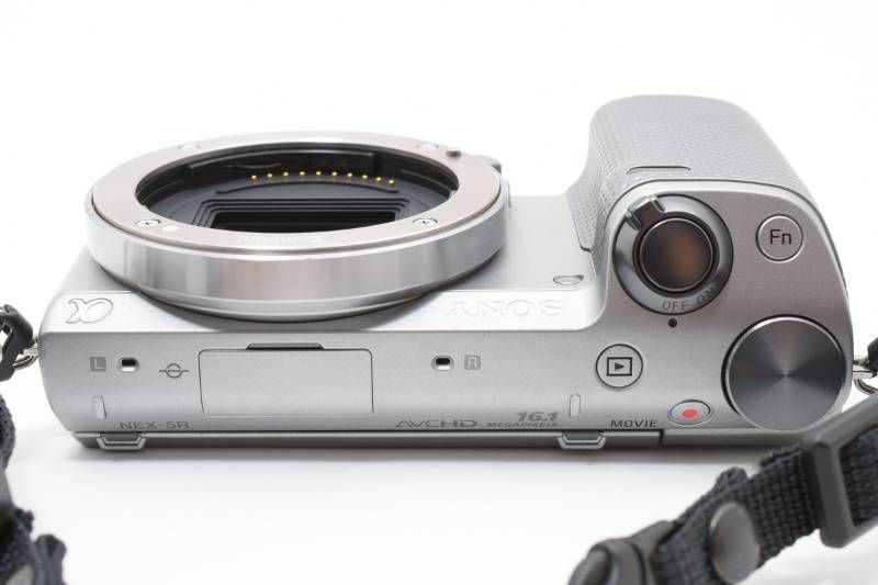 実用光学美品】Sony ソニー NEX-5R ボディ シルバー ショット数6557枚