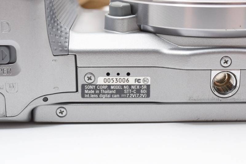 実用光学美品】Sony ソニー NEX-5R ボディ シルバー ショット数6557枚