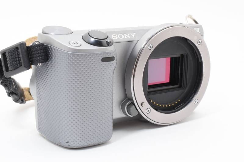 実用光学美品】Sony ソニー NEX-5R ボディ シルバー ショット数6557枚