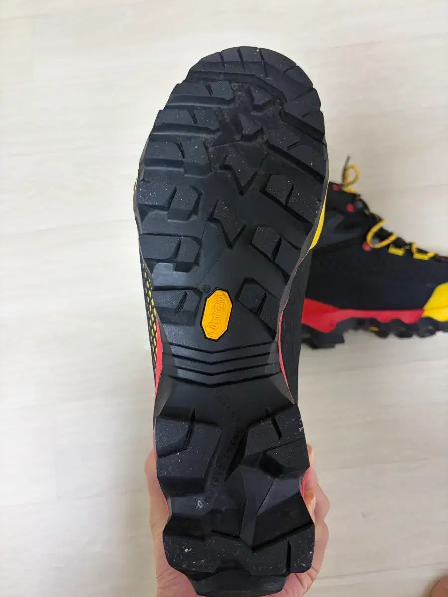  スポルティバ イークリブリウム st 43 その他 登山 クライミング用品