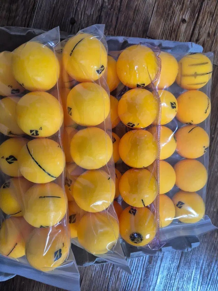 ブリヂストン ロストボール イエロー 105 000円 キャディバッグ その他 