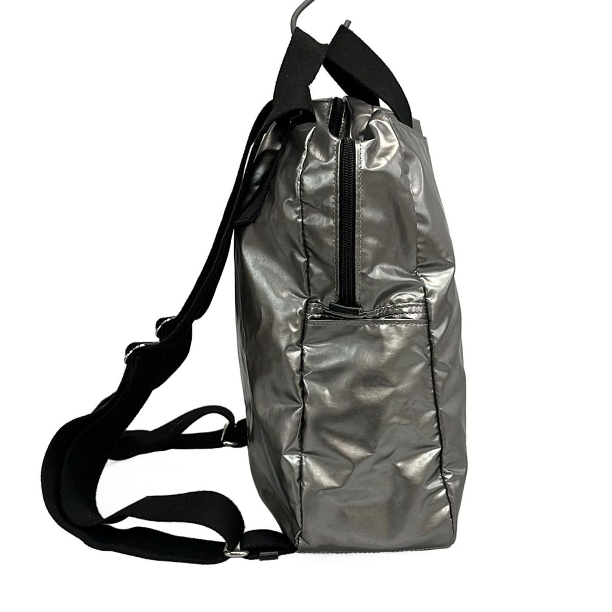ジャックゴム　リュック　シルバー jack gomme(ジャックゴム) リュックサック - シルバー×黒 - メルカリ