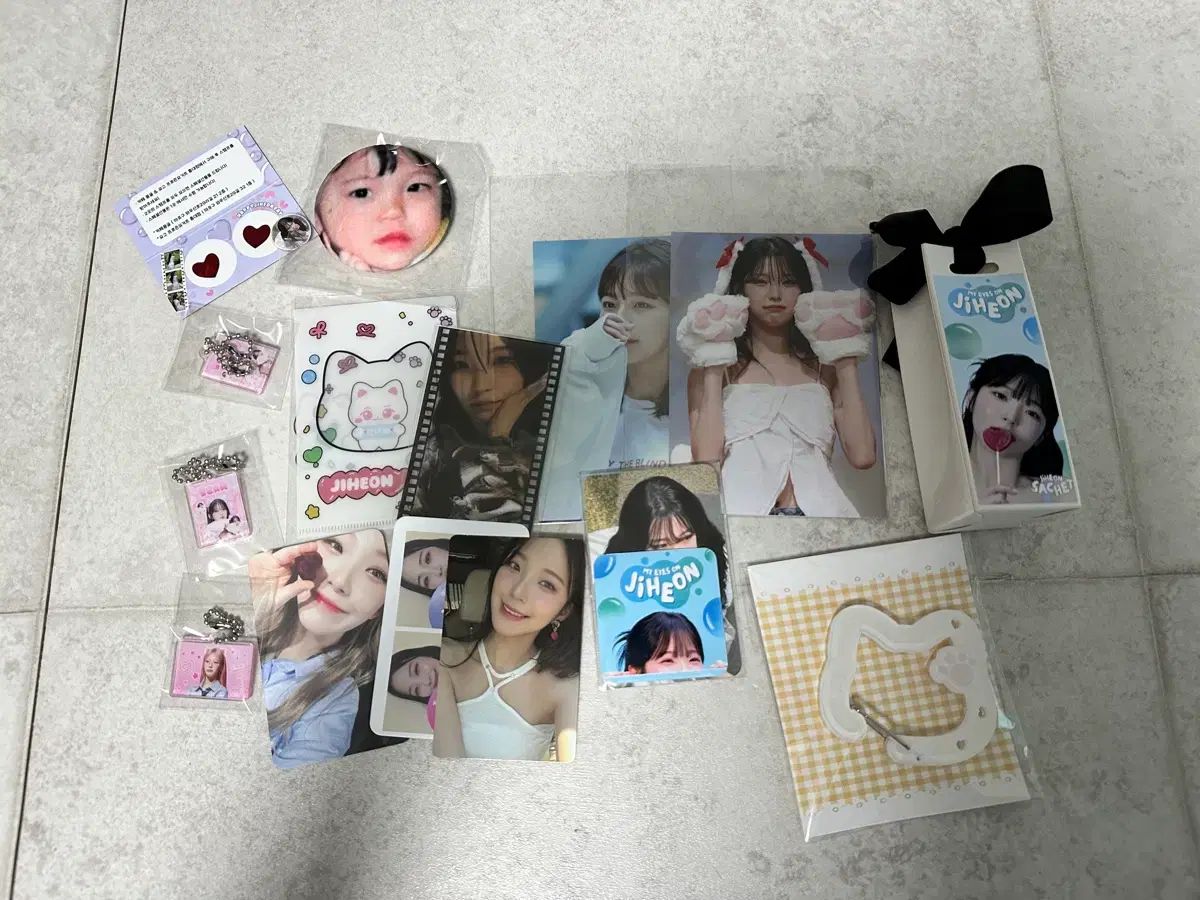 fromis_9 プロミスナイン プミナ ペク ジホン BAEK JIHEON センイルカフェ グッズ