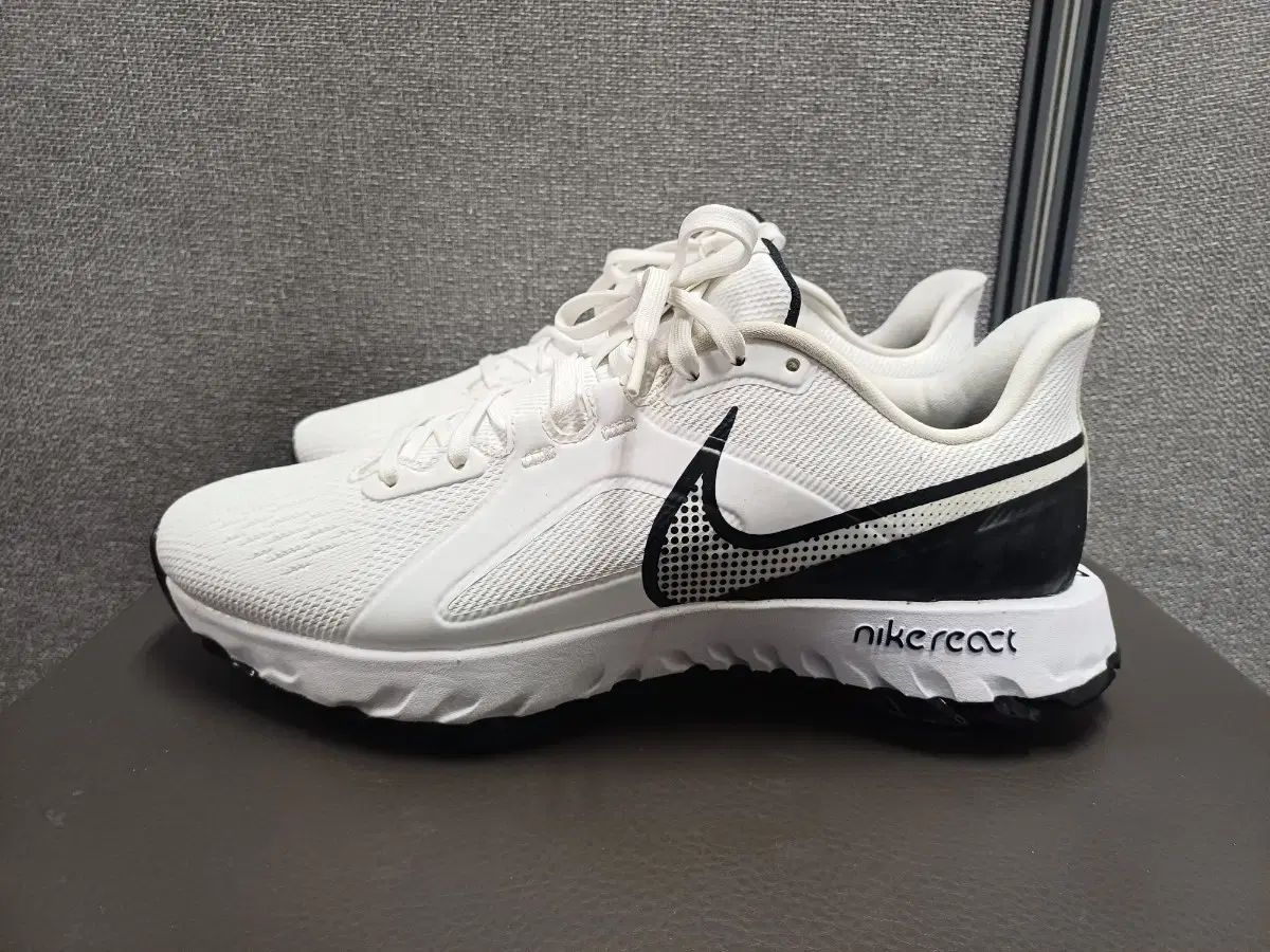 260 ナイキ リアクト インフィニティ プロ ゴルフシューズ