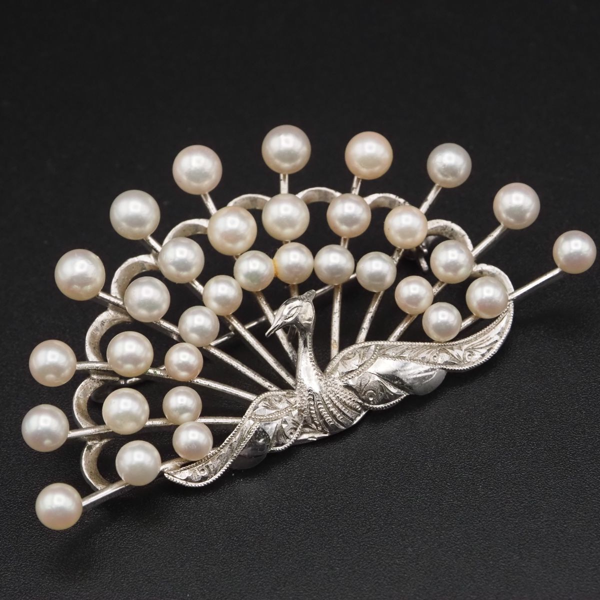 J463 本真珠 4.3-5.7mm33珠 パール STERLING刻印 ブローチ 孔雀