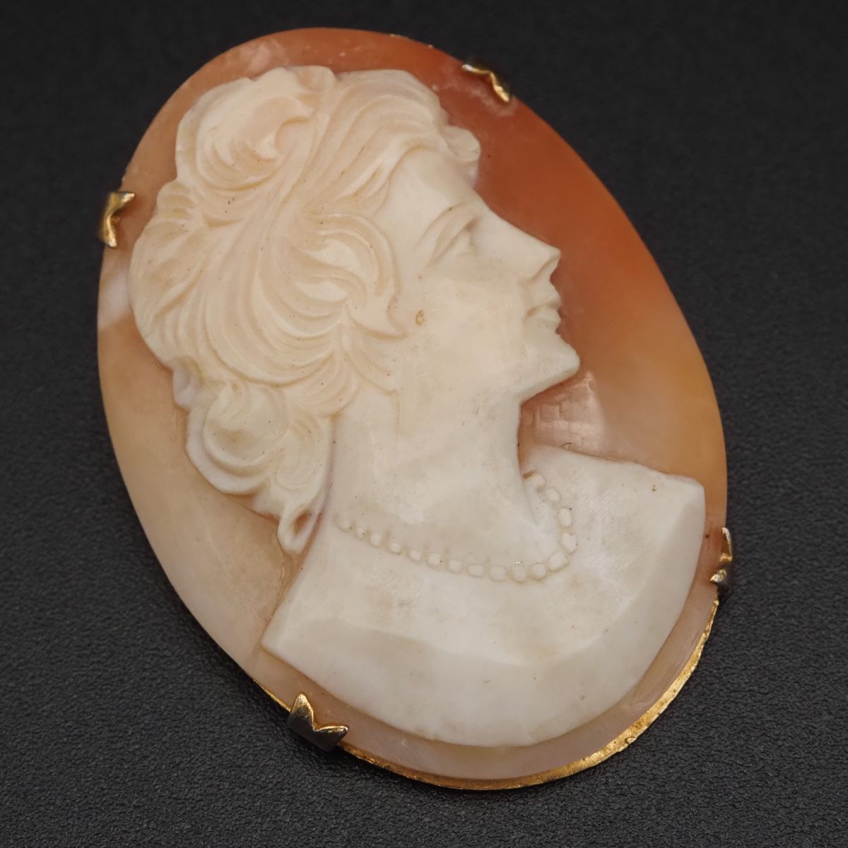 J492 シェルカメオ 作家サイン有 ブローチ 女性横顔 ゴールド デザイン