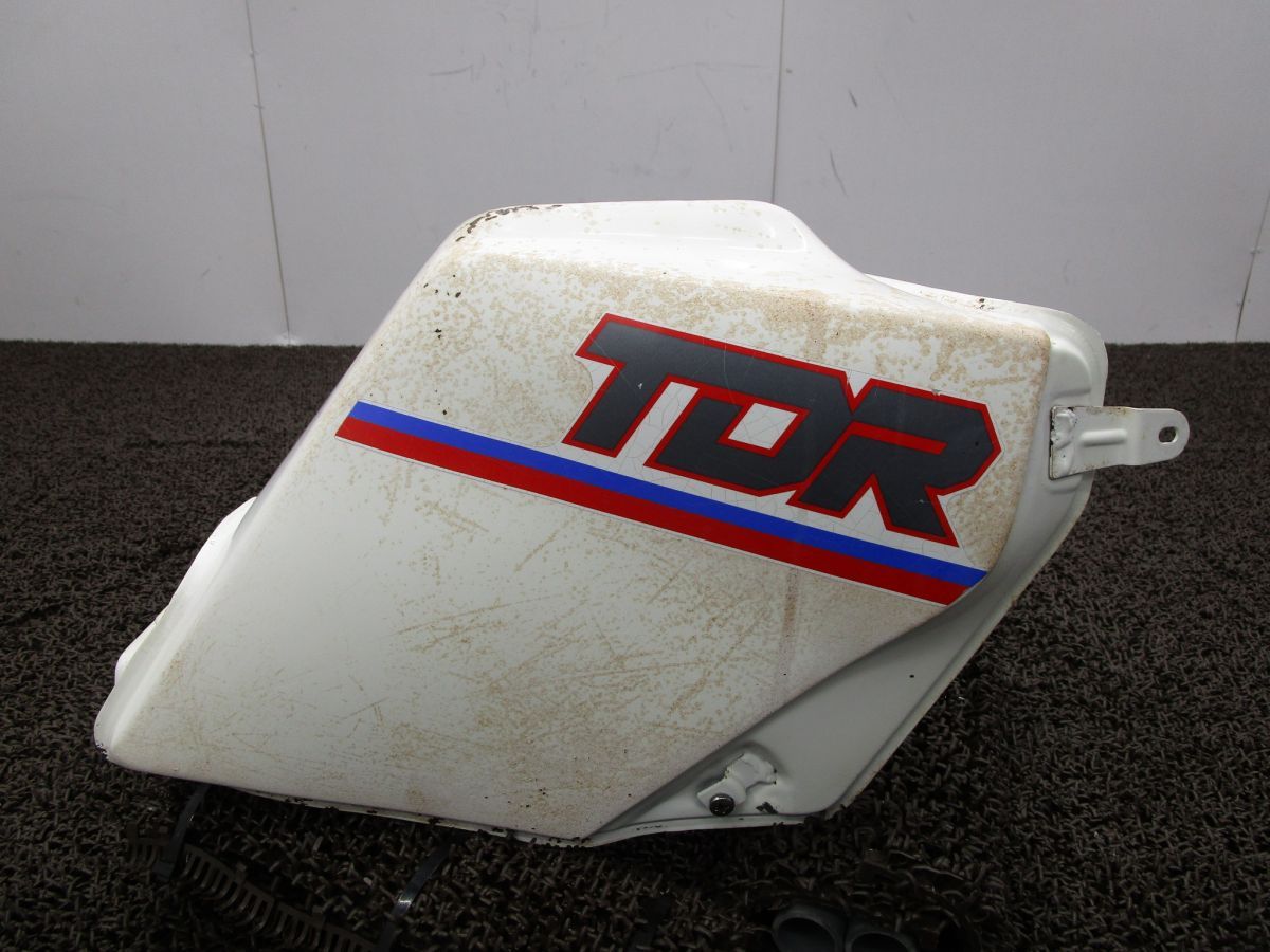 TDR 80 ガソリンタンク フューエルコック A 8954 3 GA 部品取りに ヤマハ キャブ車