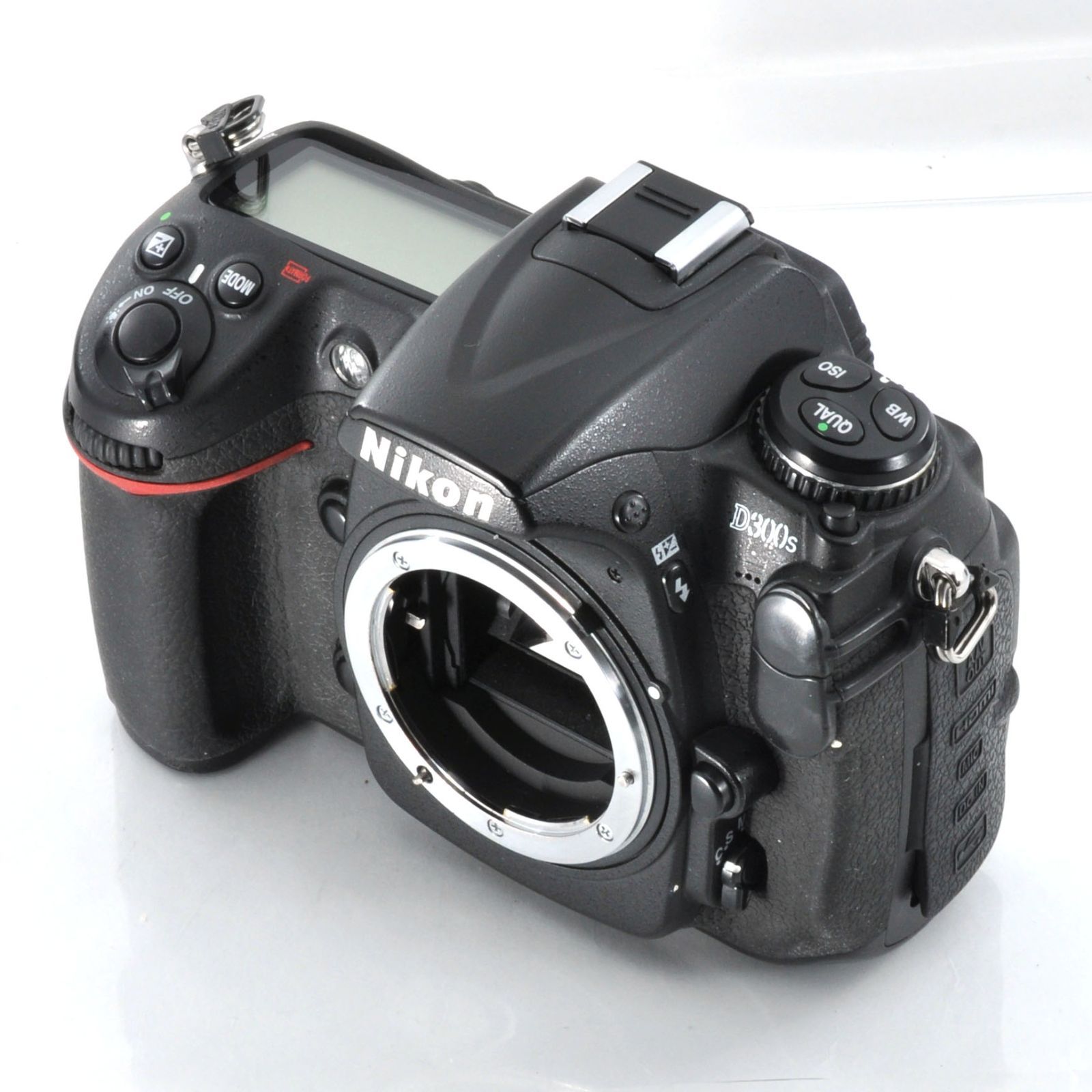 ニコン】Nikon D300s + AF-S DX NIKKOR 16-85mm F3.5-5.6G ED VR