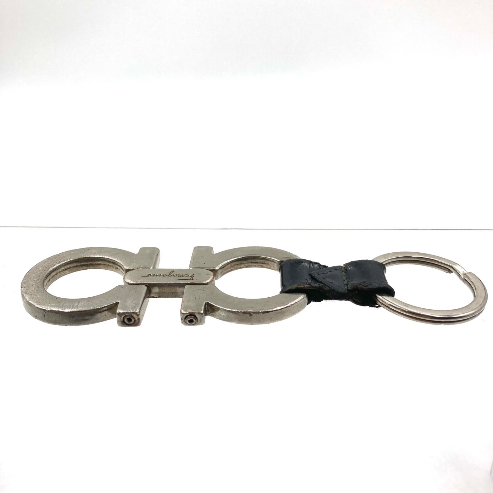 Salvatore Ferragamo サルヴァトーレフェラガモ ダブルガンチーニ