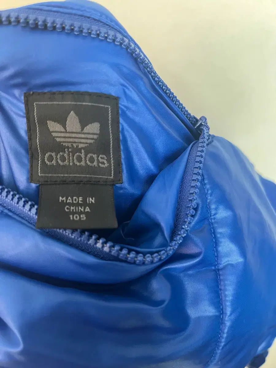 アディダス チェルシー