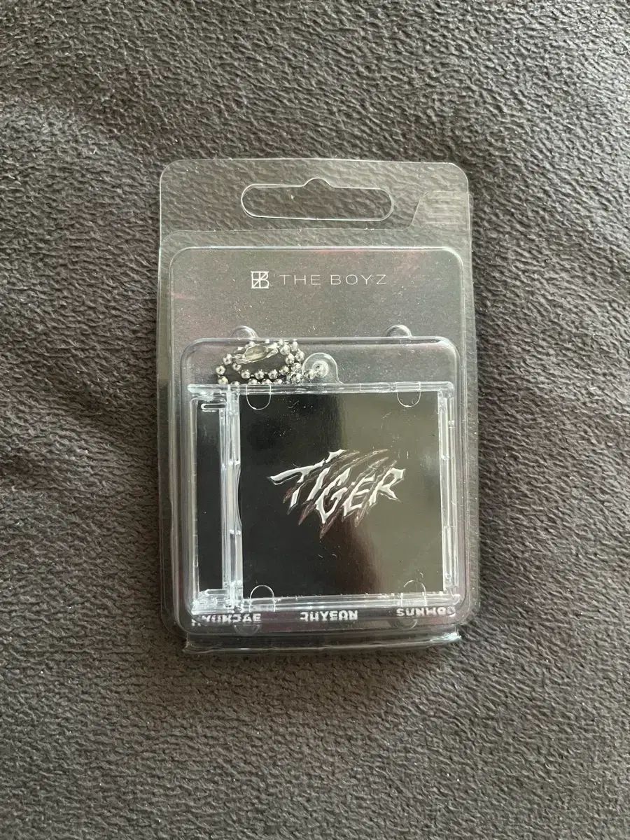 THE BOYZ(ザ・ボーイズ・ドボイズ) ヒョンジェ タイガー NFC