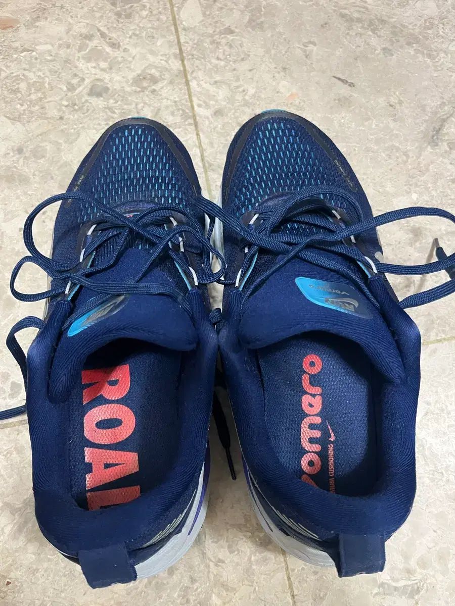 ナイキ ランニングシューズ ボメロ18 265 マラソン