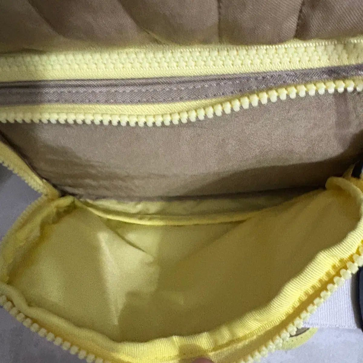 アプリコットスタジオ キャスターネットバッグ