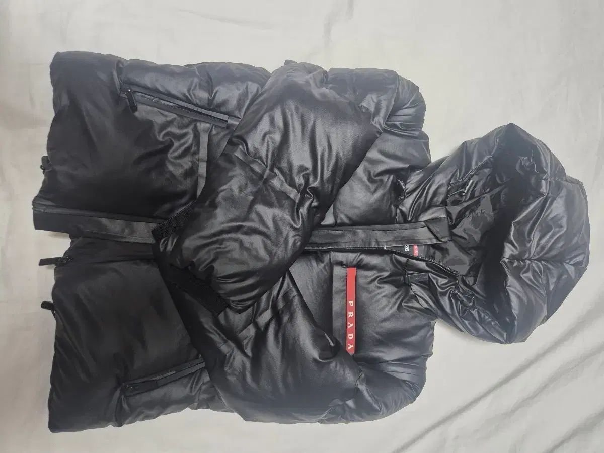 8 T キッズ PRADA プラダ ダウン