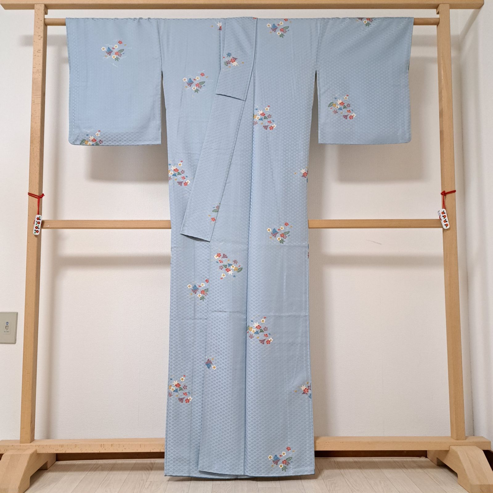 小紋】裄67.5 身丈163.5 袖49 正絹 袷 地紋入りライトブルー系色に