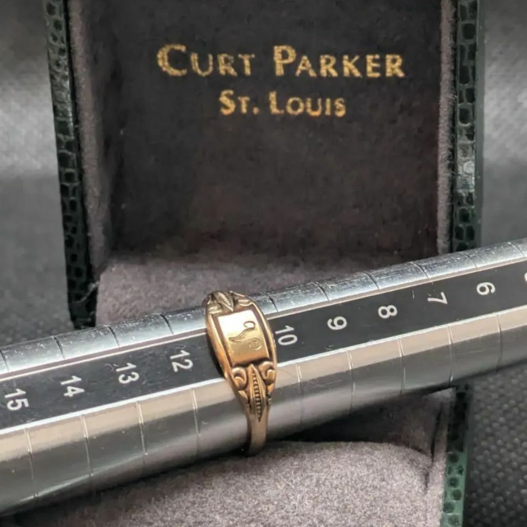 V”シグネットリング 10K GF 刻印 イニシャル ピンキー ゴールド