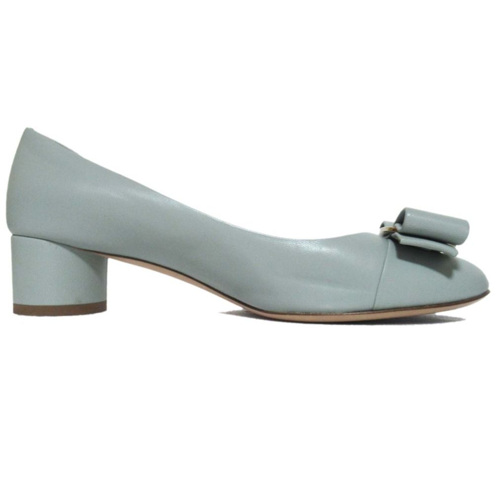 美品 Salvatore Ferragamo サルヴァトーレフェラガモ ヴァラリボン