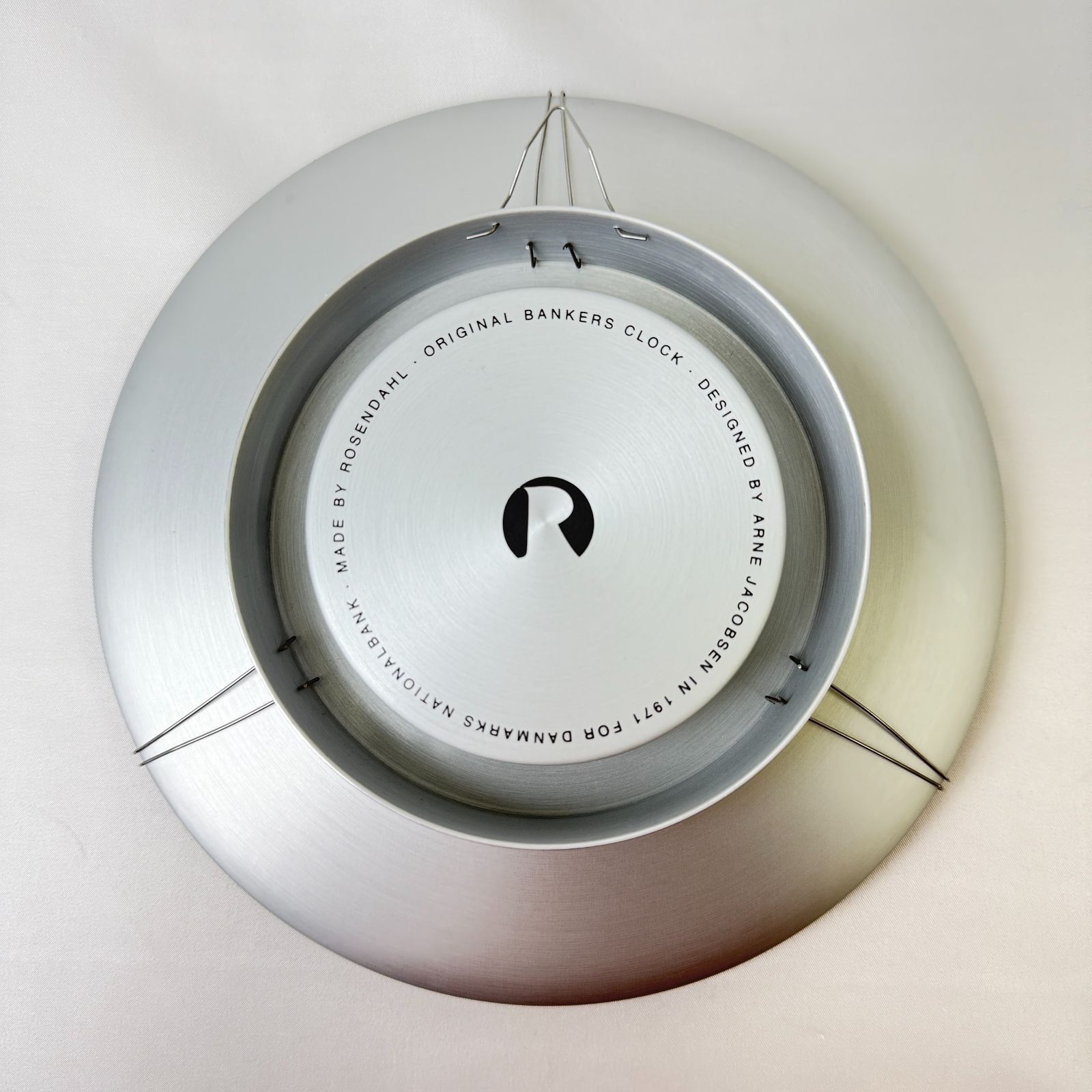 338-100-10】正常可動 掛け時計 Arne Jacobsen アルネヤコブセン