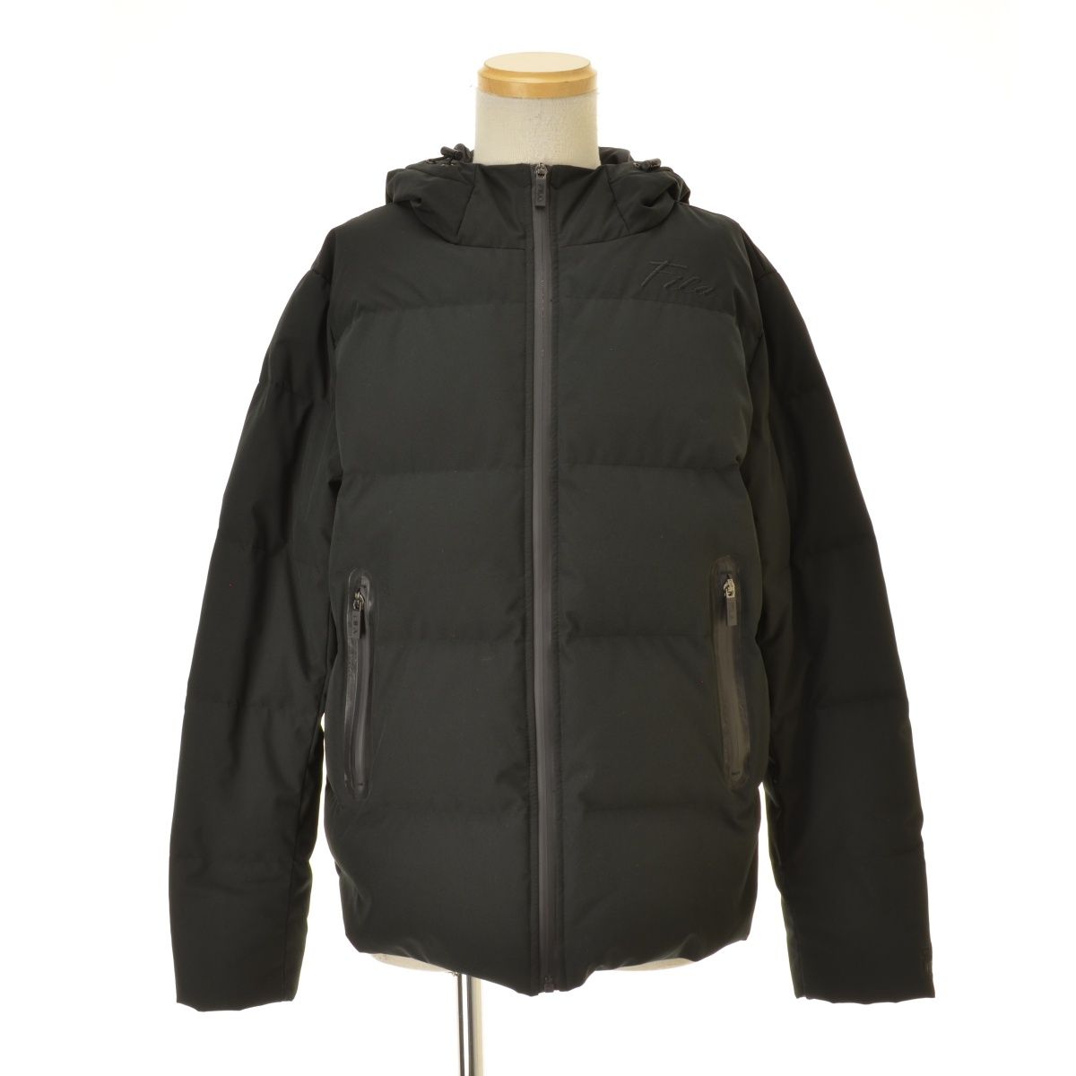【FILA】22AW FH8042 ワンポイントロゴ刺繍テフロン加工マウンテンダウンジャケット FILA】22AW FH8042 ワンポイントロゴ刺繍テフロン加工マウンテンダウン