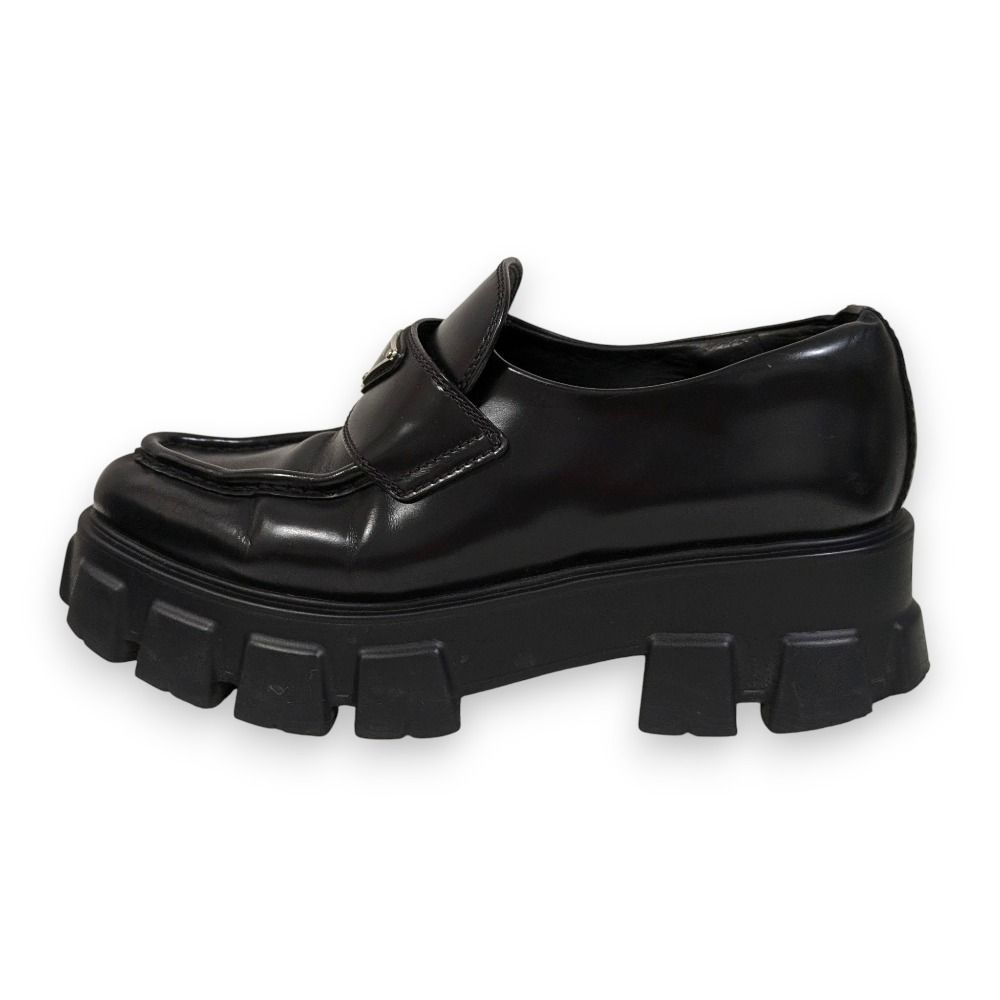 PRADA プラダ モノリス ブラッシュドレザー ポインテッドトゥ ローファー サイズ38 約25 cm ブラック レディース 古着