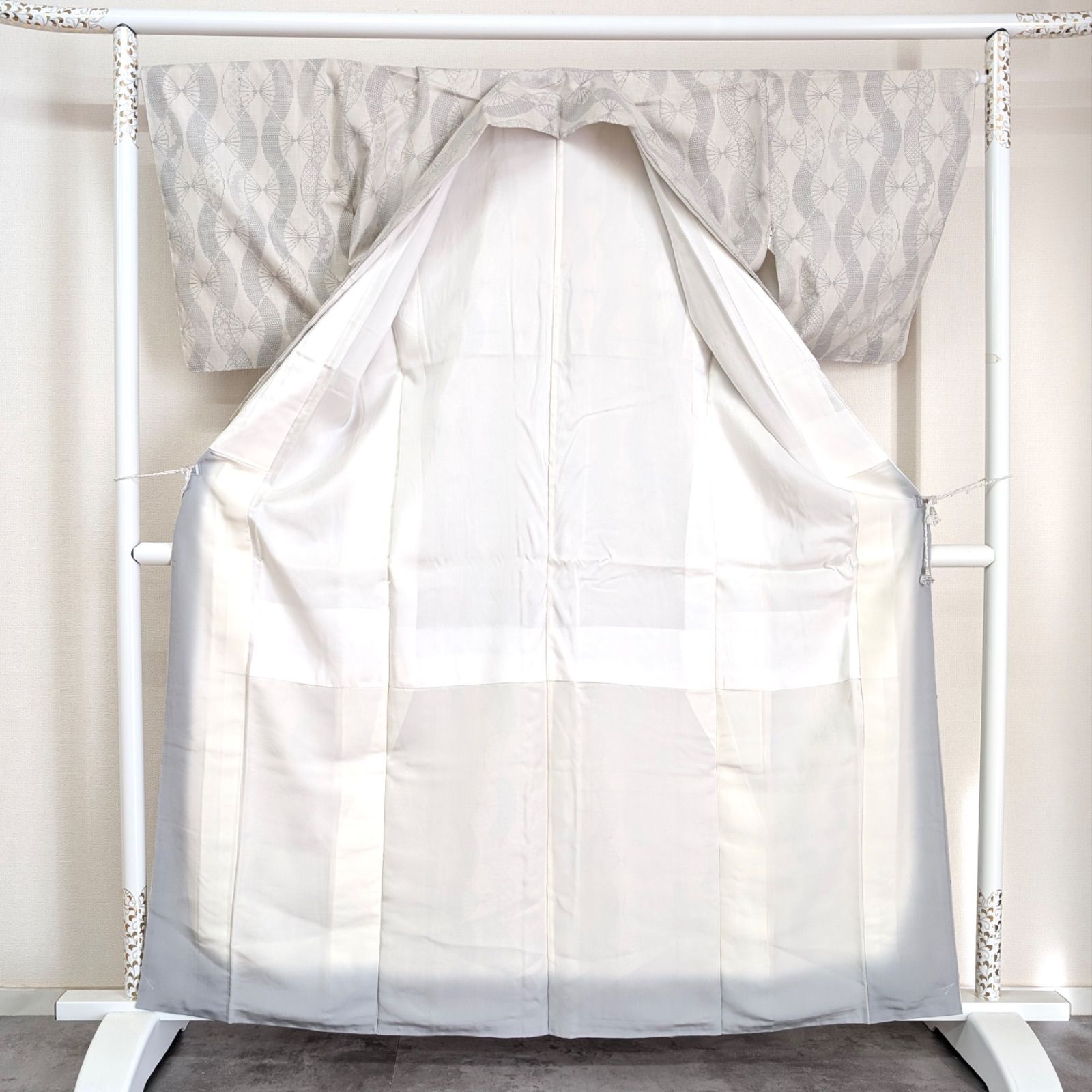 未使用品 逸品 上品 重要無形文化財 結城紬 正絹 小紋 K1068 - メルカリ