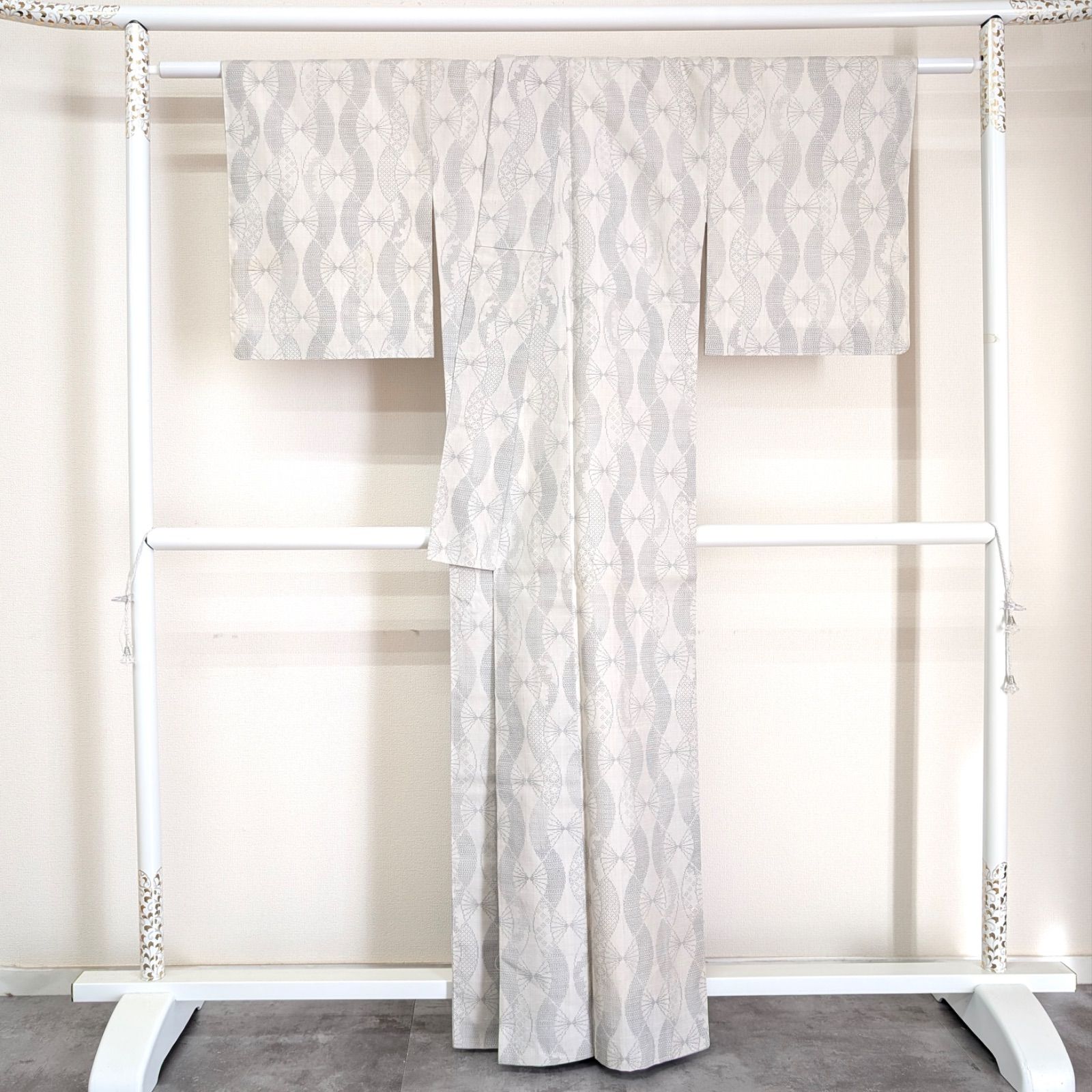 未使用品 逸品 上品 重要無形文化財 結城紬 正絹 小紋 K1068 - メルカリ