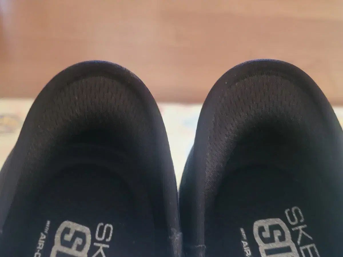 スケッチャーズ