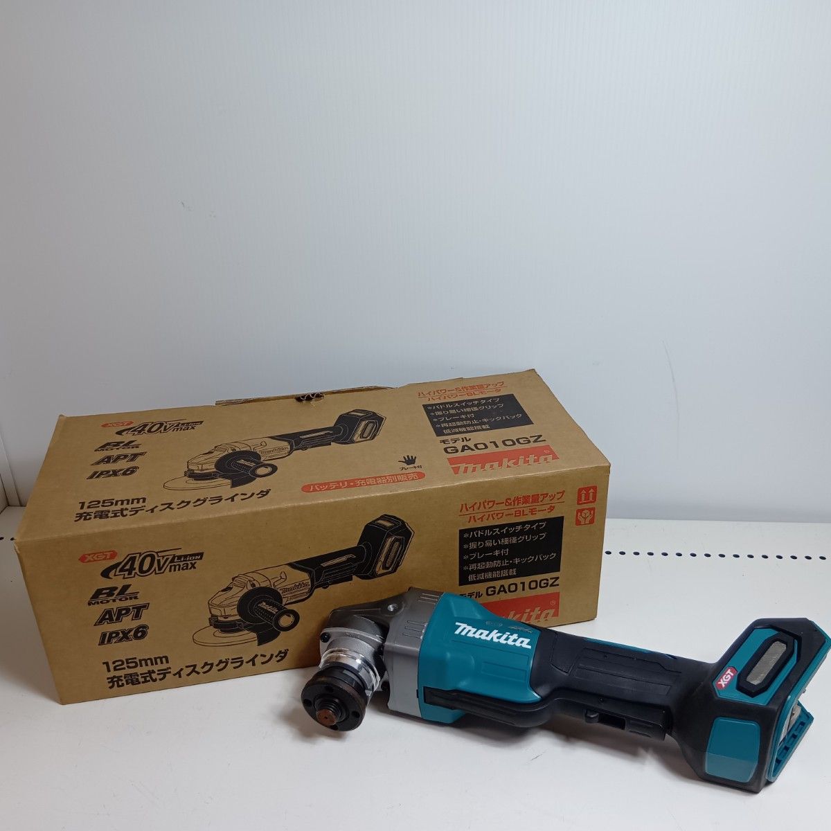 MAKITA マキタ ディスクグラインダー GA 010 GZ ブルー 程度A 本体のみ コード式 125 mm 100 v 4317 Y