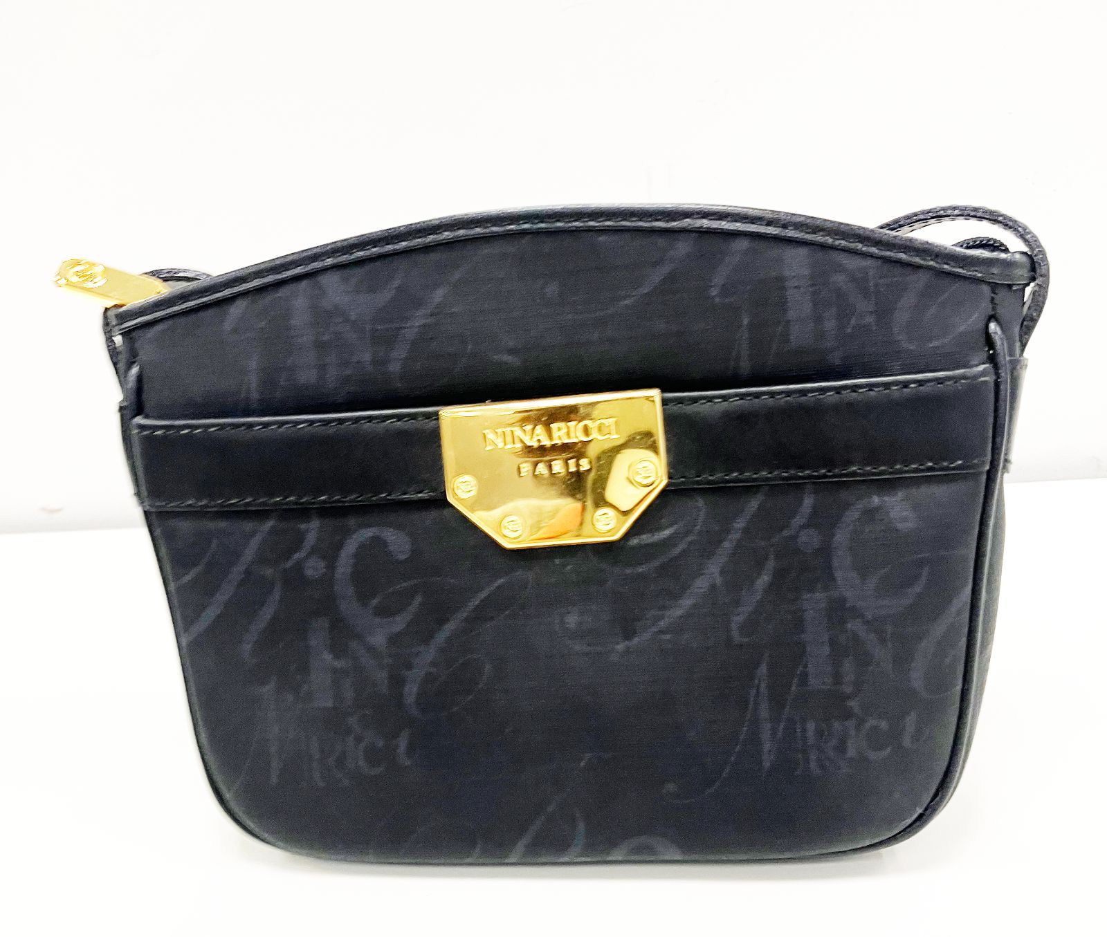 NINA RICCI  ショルダーバッグ NINA RICCI ニナリッチ ショルダーバッグ ブラック ：A3275 - メルカリ