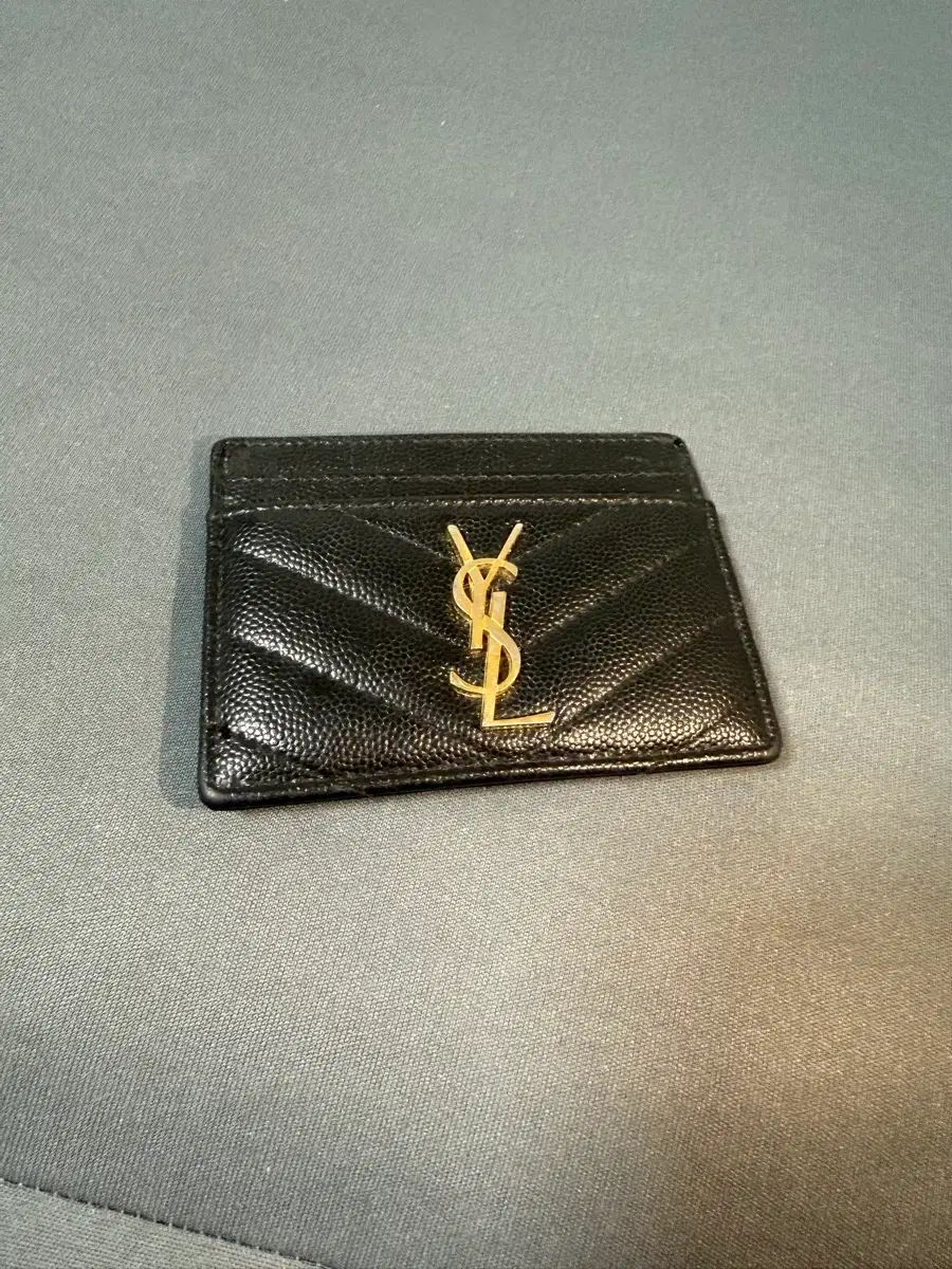 購入取引済み専用品 Saint Laurent ブラック カードウォレット キャビア ゴールド ロゴ