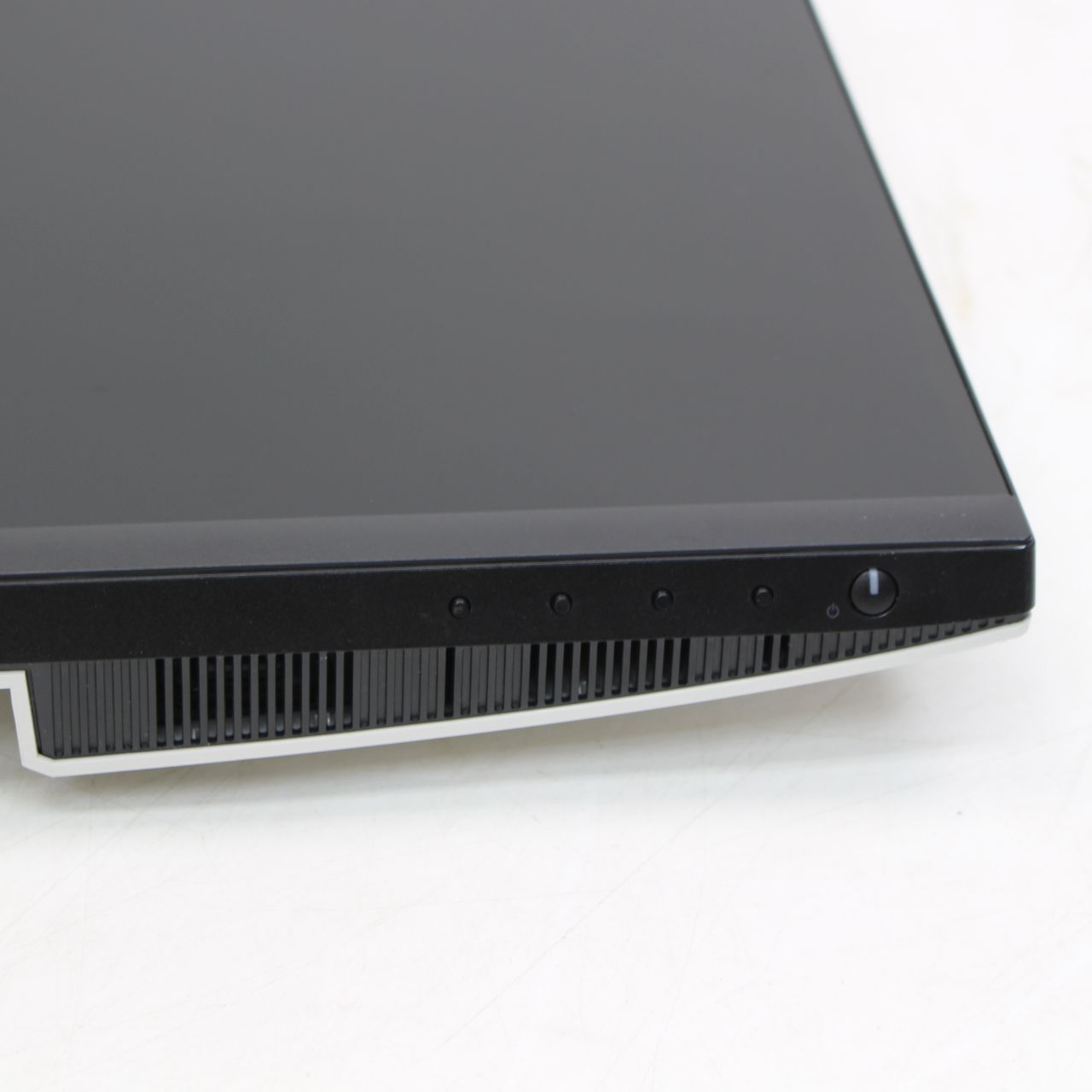 27インチWQHDモニター