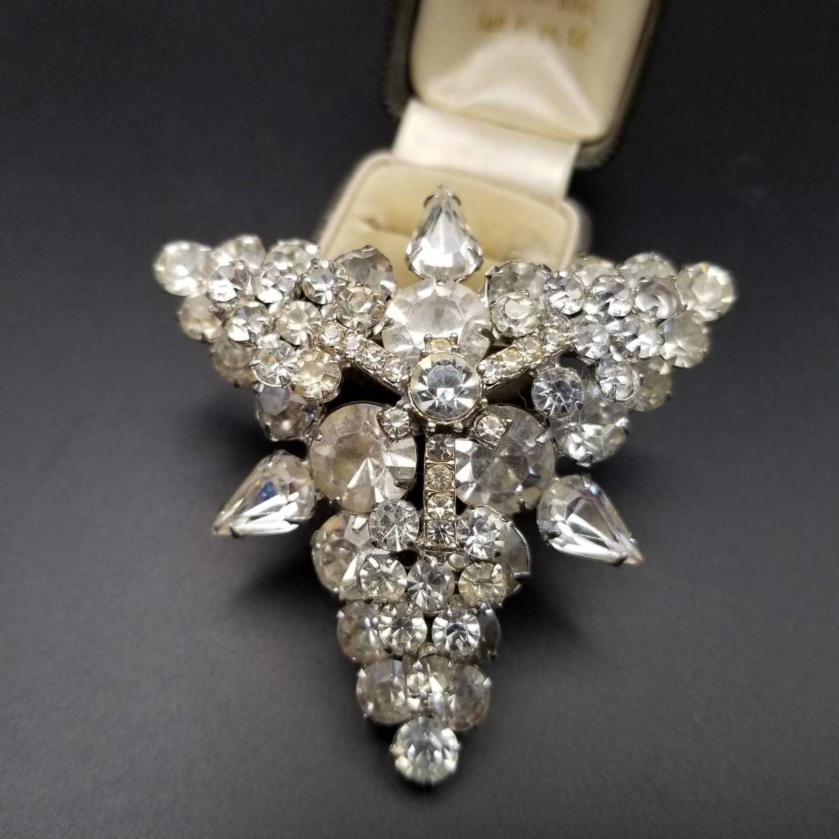 クリア ビジュー ラウンド ペア 三角 ヴィンテージ ブローチ 昭和