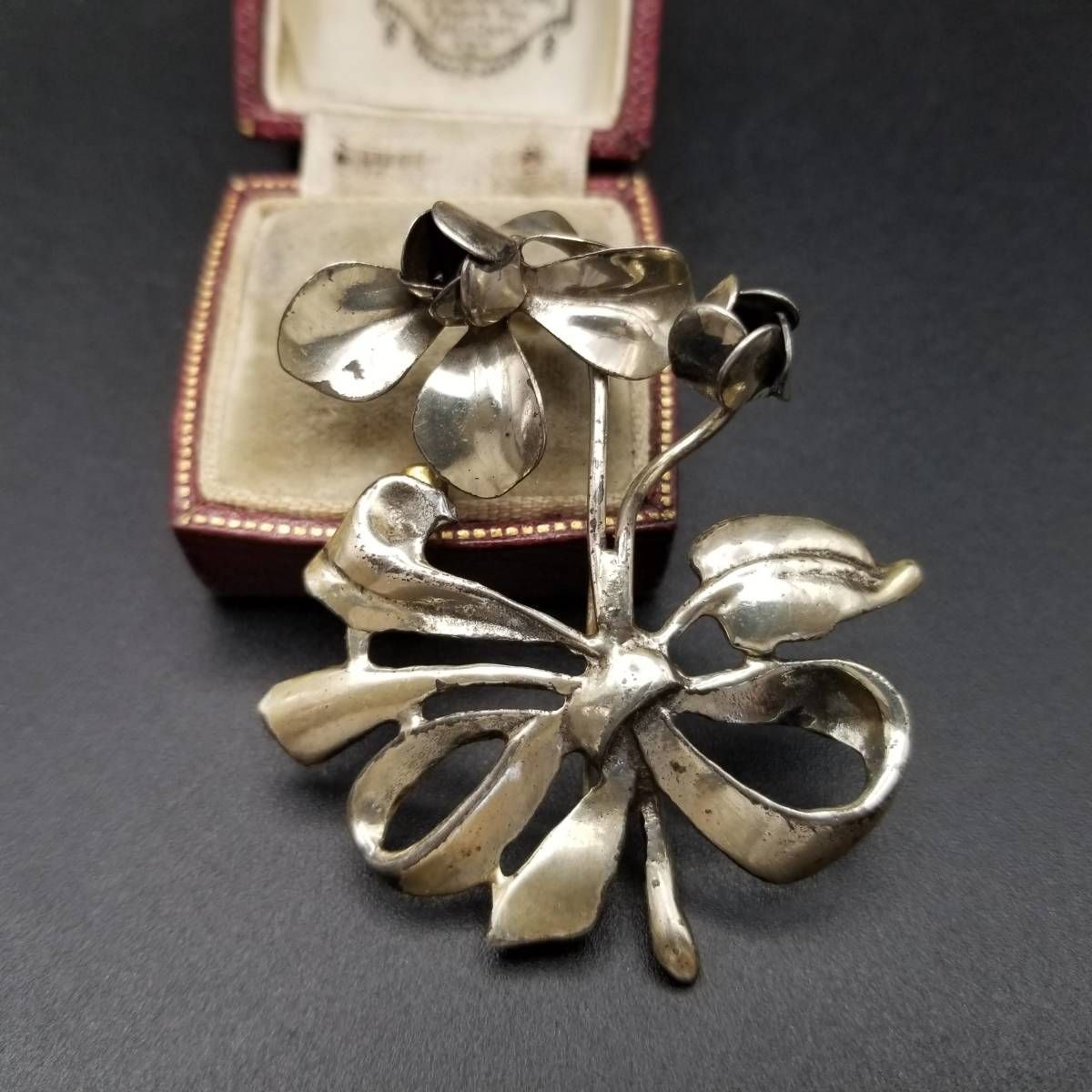   ヴィンテージブローチ スターリングシルバー フローラルデザイン 植物 スターリングシルバー ヴィンテージ ブローチ