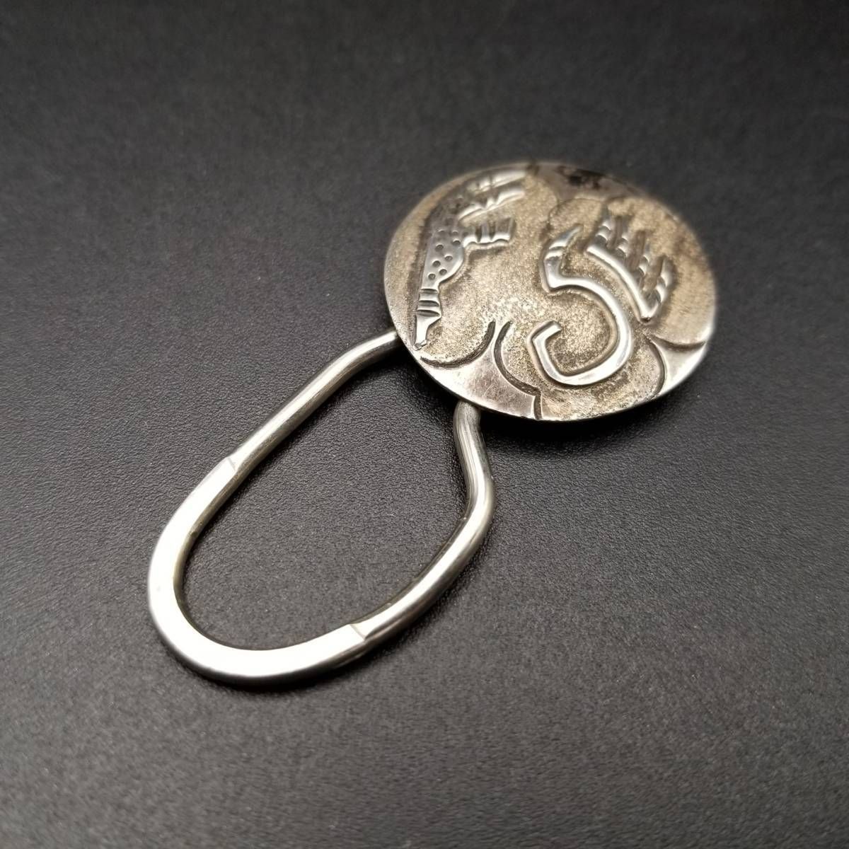美術品・アンティーク・コレクション ナバホ族 作家刻印B ベアパウ