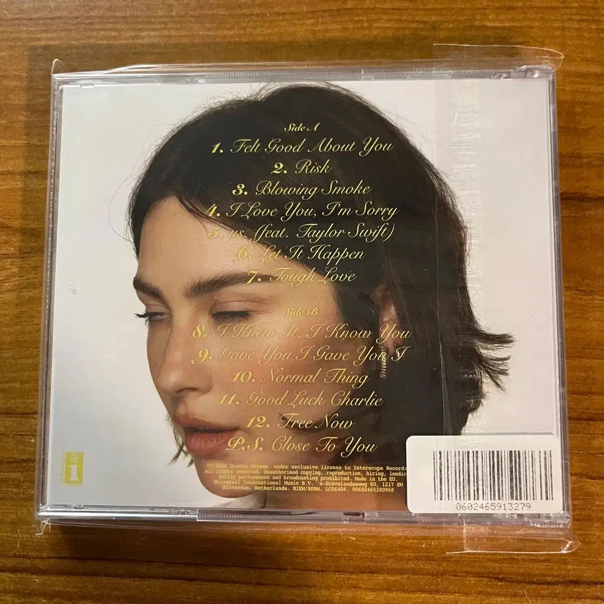 グレイシー エイブラムス サイン CD The Secret of Us - メルカリ