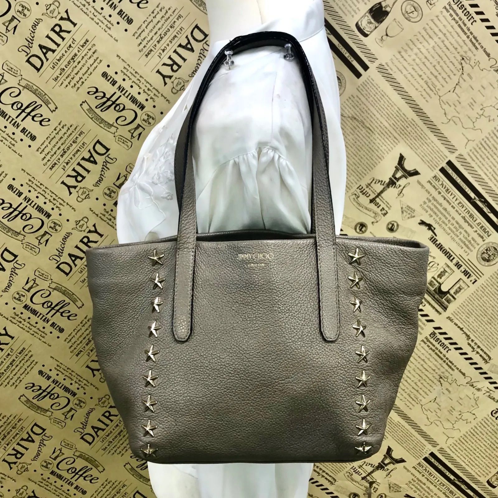 JIMMY CHOO グレージュ スタッズ ハンドバッグ