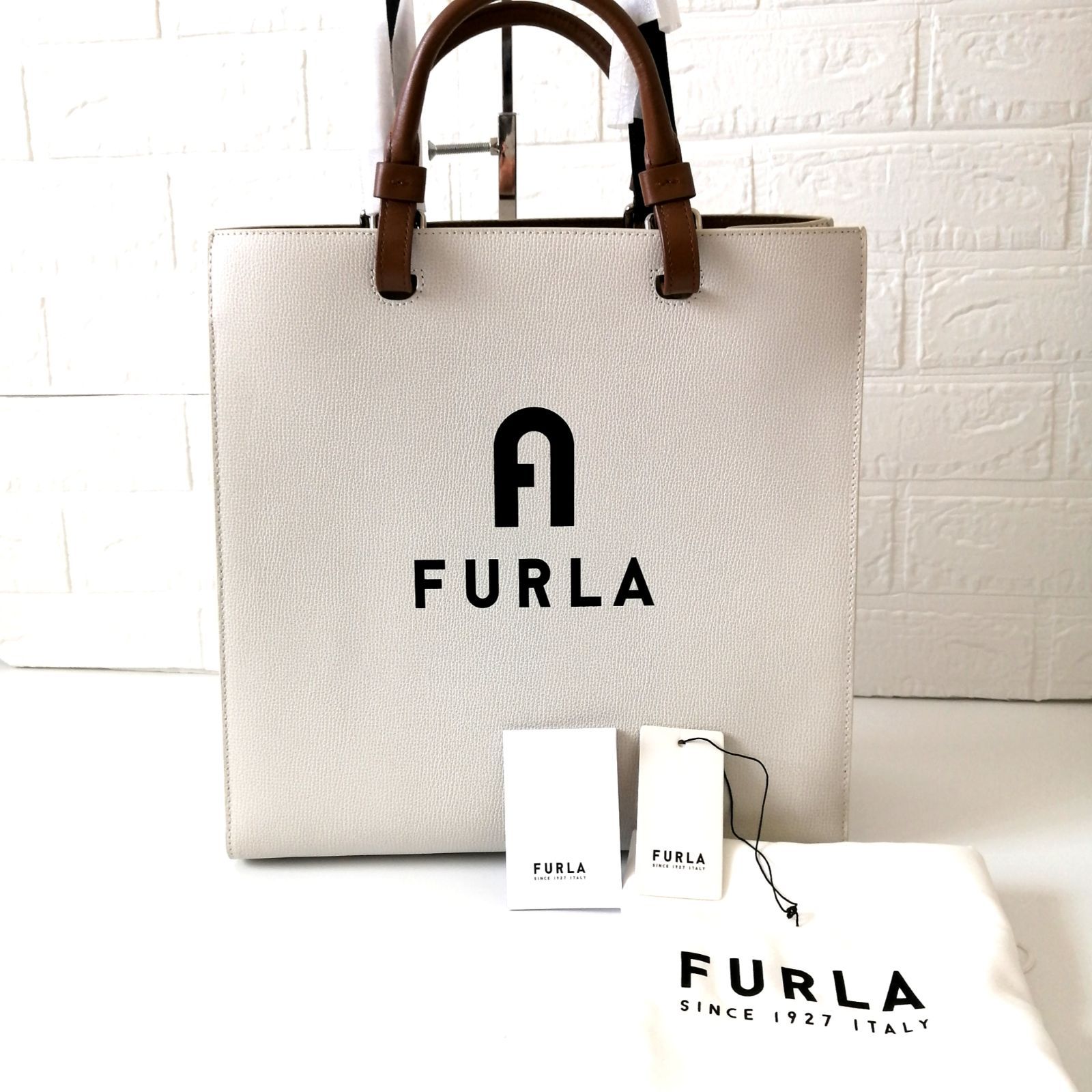 極美品 フルラ FURLA トートバッグ ヴァーシティスタイル ラージ 